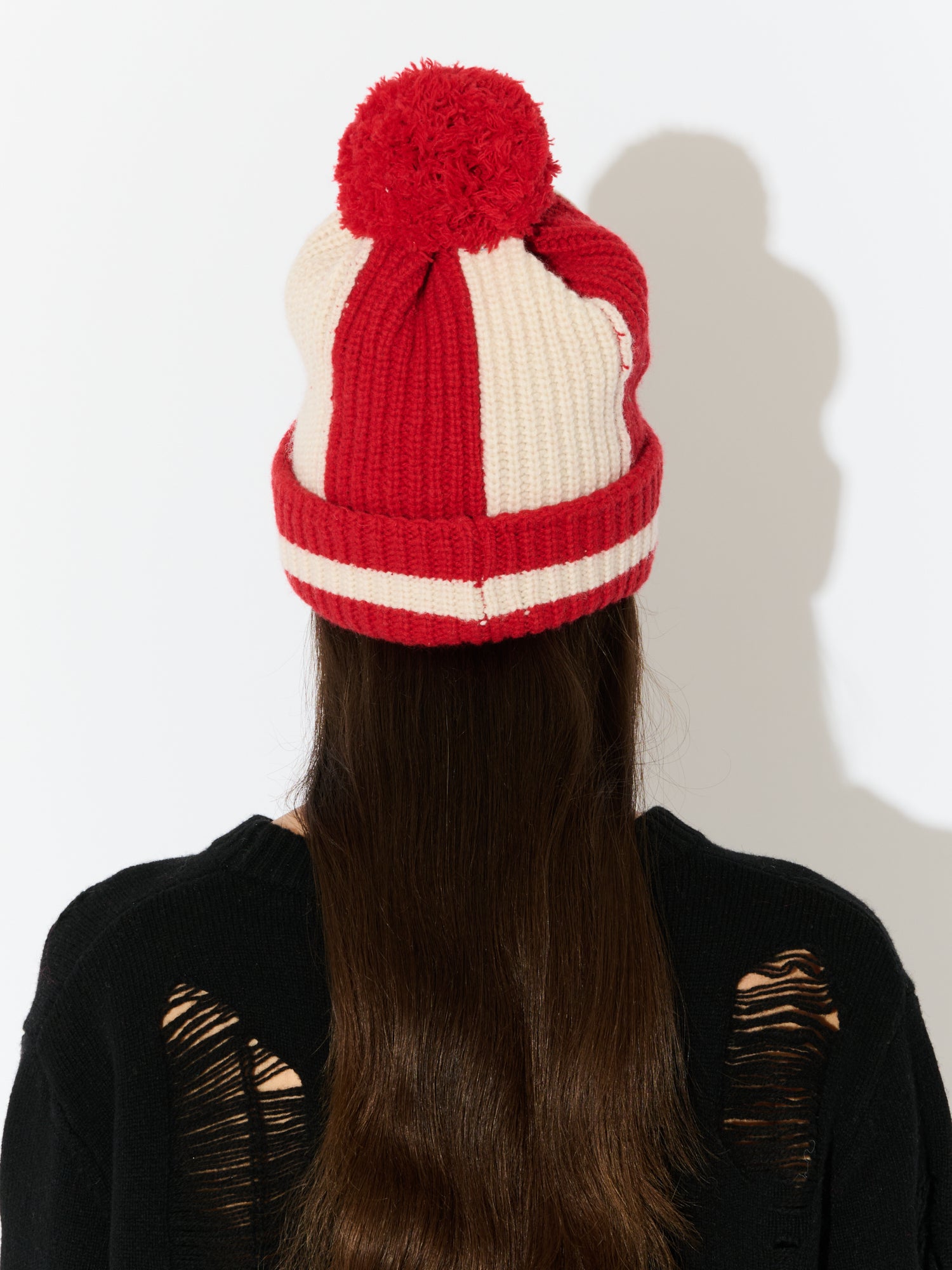 POMPOM BEANIE in RED ECRU - Image 5