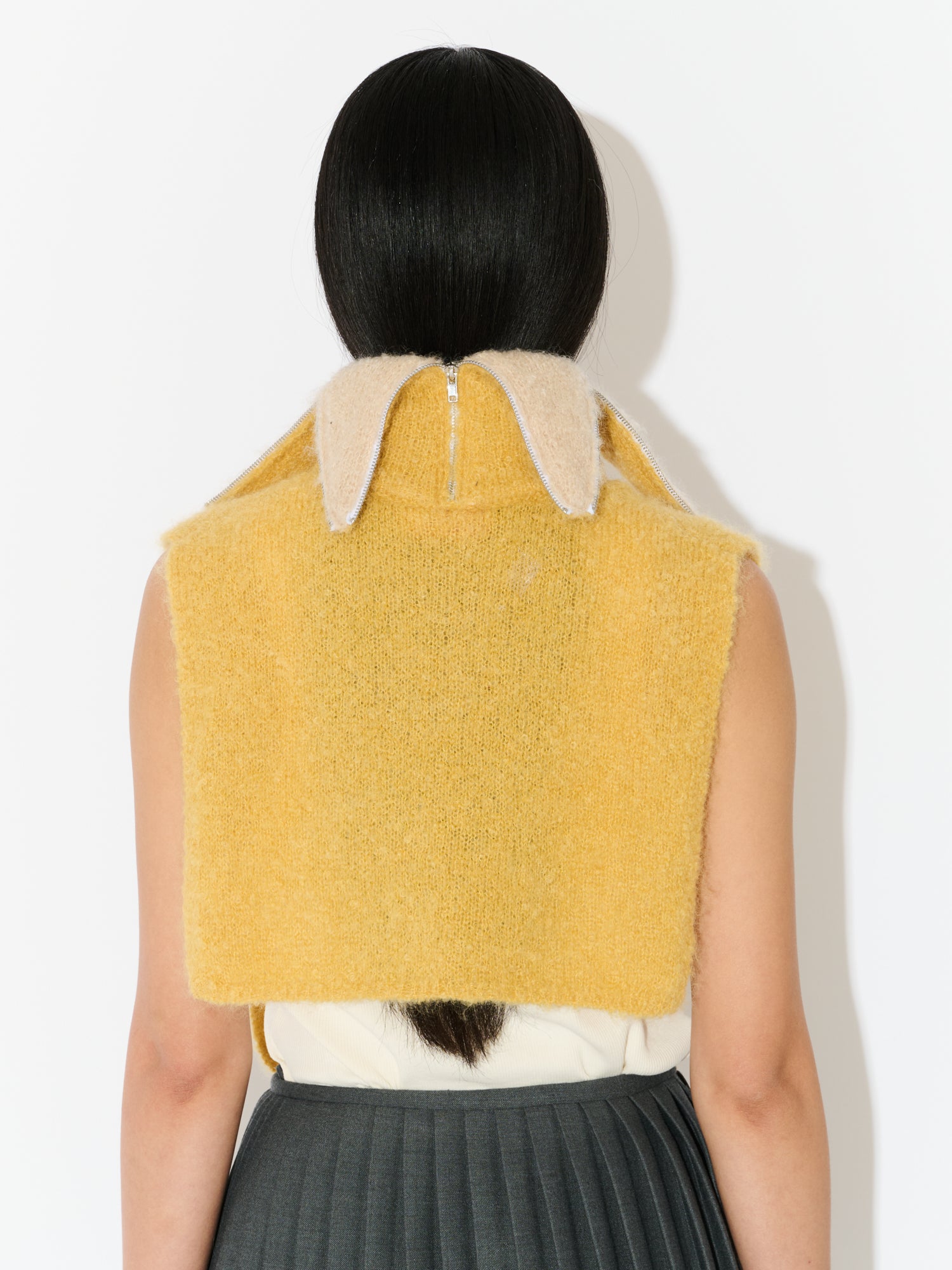 MOHAIR BANANA BIB in YELLOW ECRU - Image 4