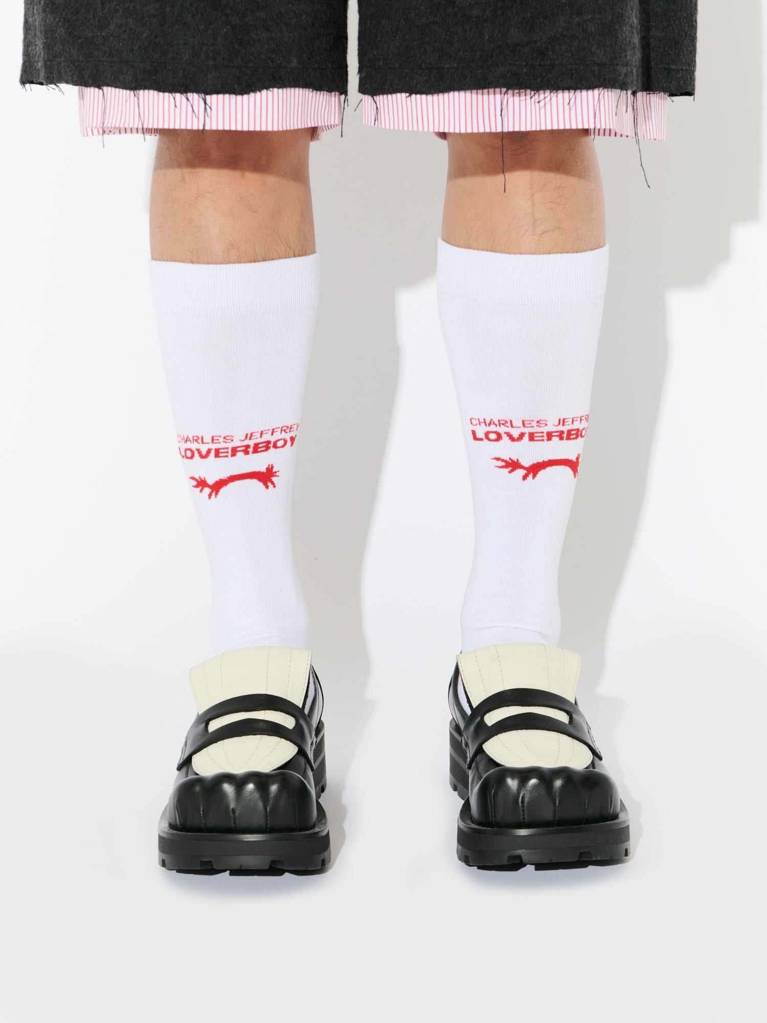 BANANA MOCCASIN MOGGIES in BLACK WHITE - Image 4